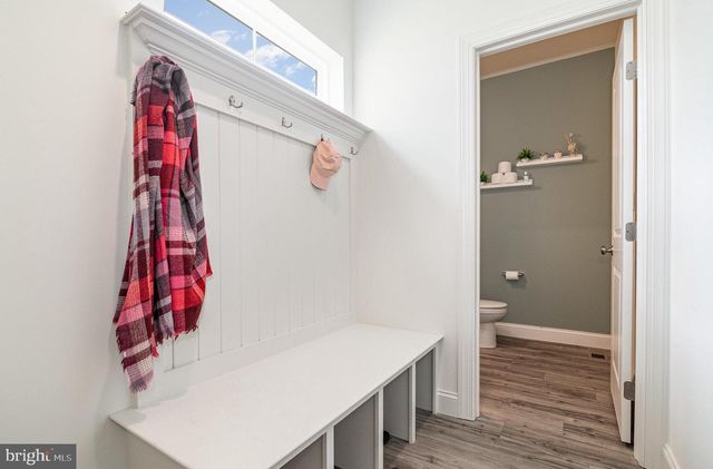 6320 NEHA DR, Mechanicsburg, PA 17050