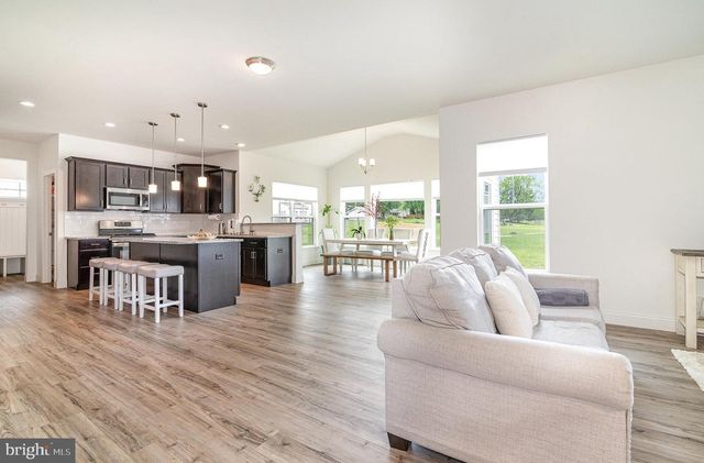 6320 NEHA DR, Mechanicsburg, PA 17050