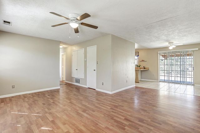 835 Ivory Road SE, Rio Rancho, NM 87124