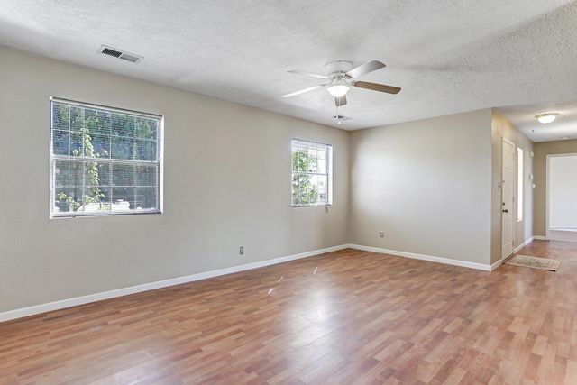 835 Ivory Road SE, Rio Rancho, NM 87124