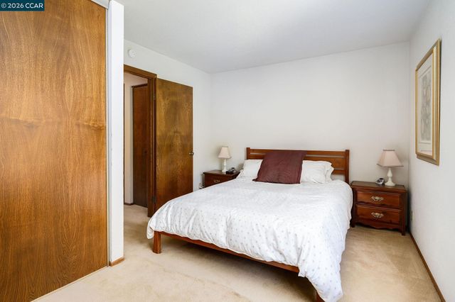 7160 Thorndale Dr, Oakland, CA 94611