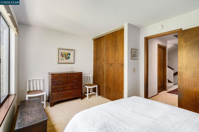 7160 Thorndale Dr, Oakland, CA 94611