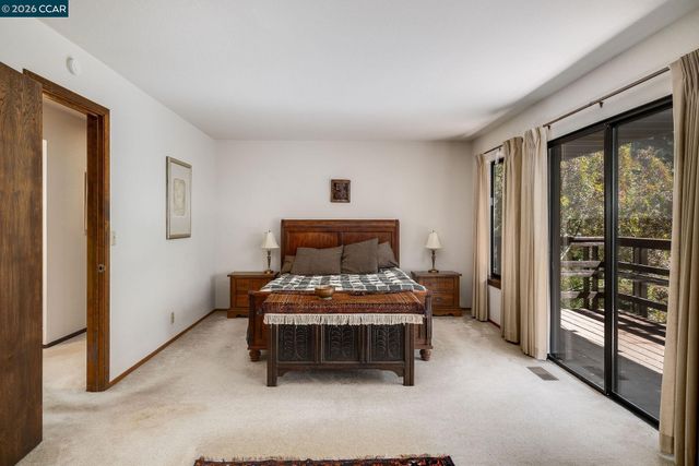 7160 Thorndale Dr, Oakland, CA 94611