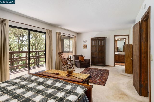 7160 Thorndale Dr, Oakland, CA 94611