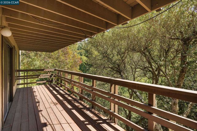 7160 Thorndale Dr, Oakland, CA 94611