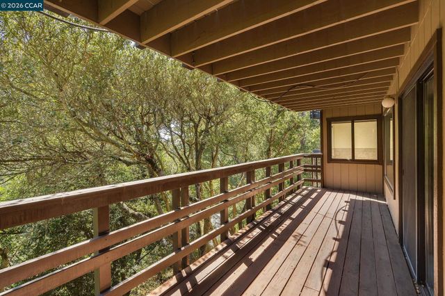 7160 Thorndale Dr, Oakland, CA 94611