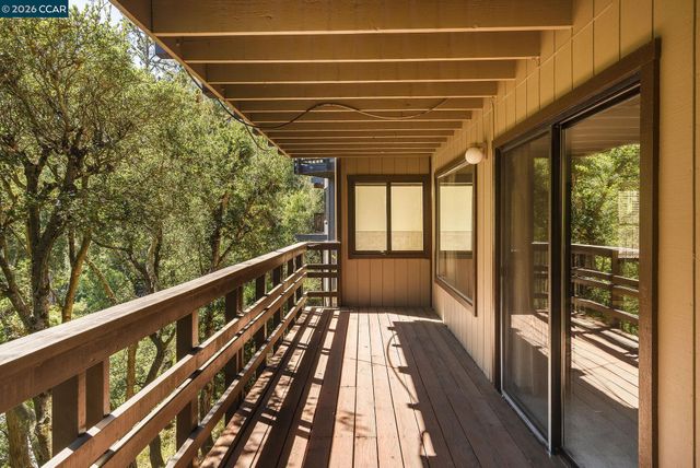 7160 Thorndale Dr, Oakland, CA 94611