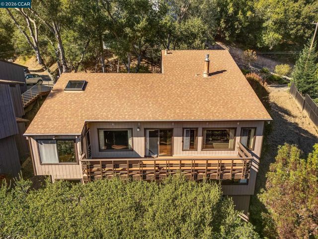 7160 Thorndale Dr, Oakland, CA 94611