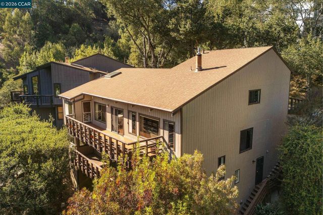 7160 Thorndale Dr, Oakland, CA 94611