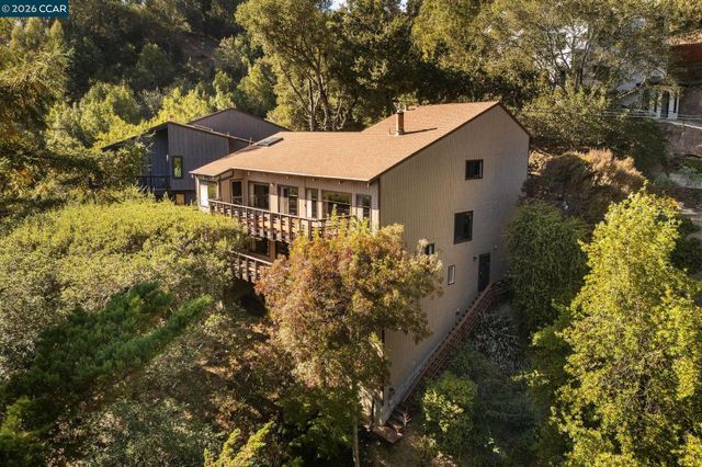7160 Thorndale Dr, Oakland, CA 94611