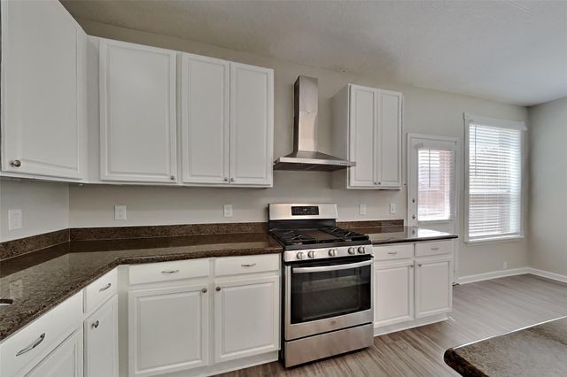 18706 Woodglen Shadows Drive, Humble, TX 77346