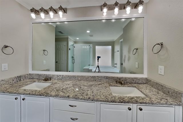 18706 Woodglen Shadows Drive, Humble, TX 77346