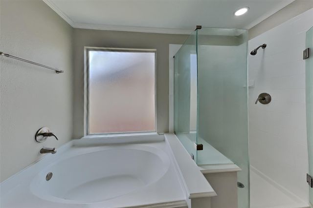 18706 Woodglen Shadows Drive, Humble, TX 77346