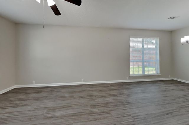 18706 Woodglen Shadows Drive, Humble, TX 77346