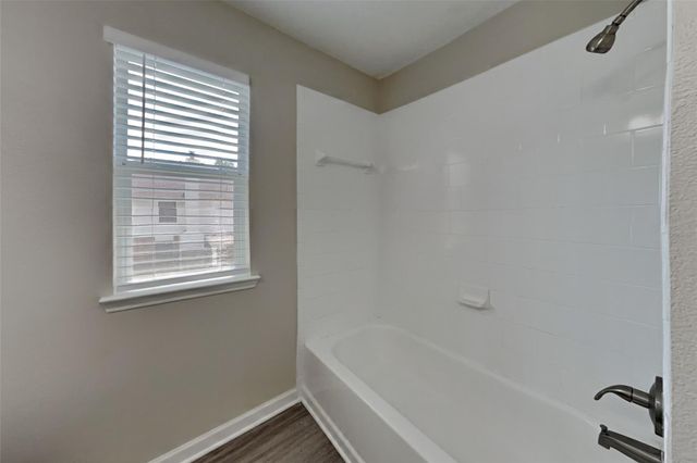 18706 Woodglen Shadows Drive, Humble, TX 77346
