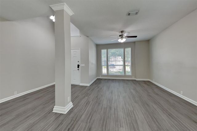 18706 Woodglen Shadows Drive, Humble, TX 77346