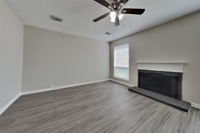 18706 Woodglen Shadows Drive, Humble, TX 77346