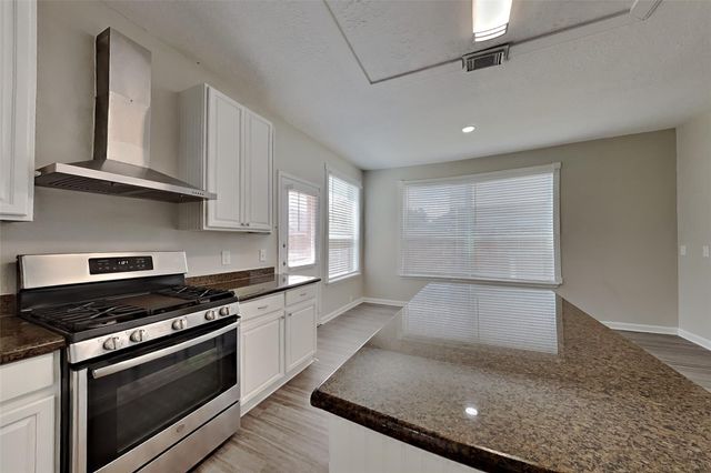 18706 Woodglen Shadows Drive, Humble, TX 77346