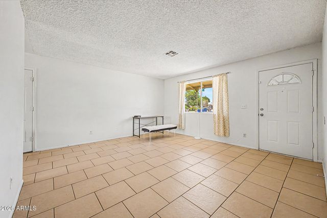 6812 N 65TH Avenue, Glendale, AZ 85301