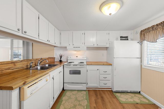 22 Crooked Island Circle, Murrells Inlet, SC 29576