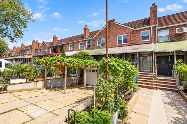 14629 61st Road, Flushing, NY 11367