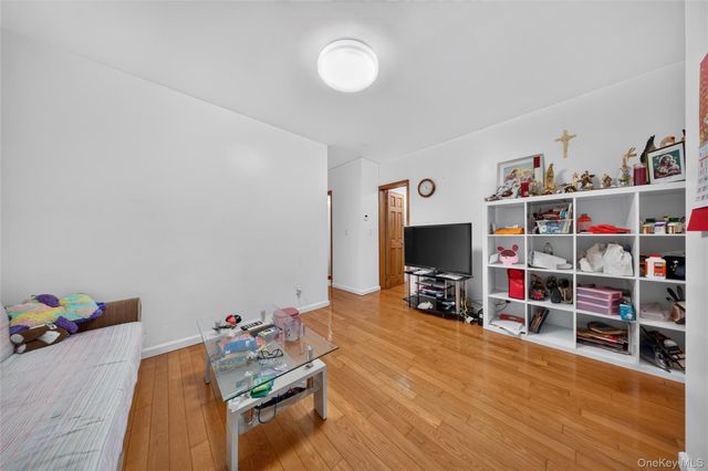 14629 61st Road, Flushing, NY 11367