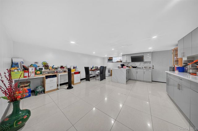 14629 61st Road, Flushing, NY 11367