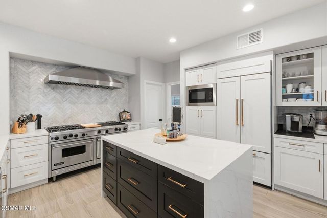 1868 Crystal View Circle, Thousand Oaks, CA 91320