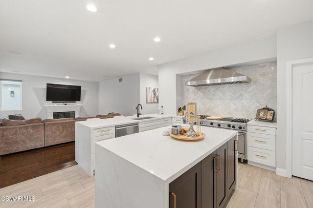 1868 Crystal View Circle, Thousand Oaks, CA 91320