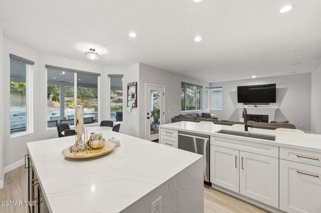1868 Crystal View Circle, Thousand Oaks, CA 91320