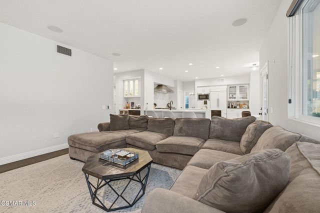 1868 Crystal View Circle, Thousand Oaks, CA 91320
