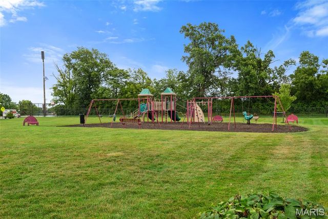 27 Country Pines Court, Lake St Louis, MO 63367