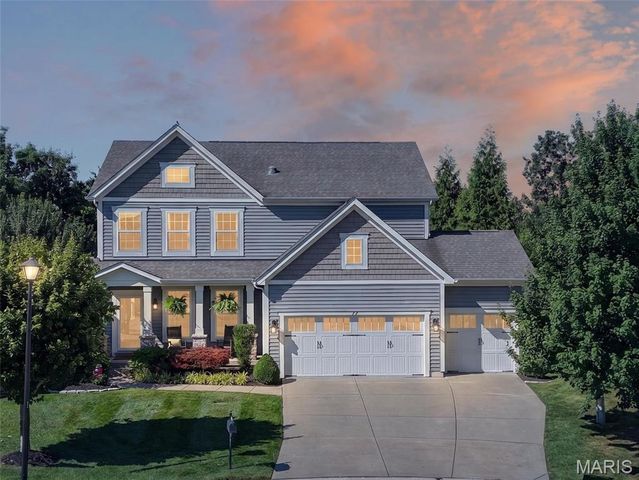 27 Country Pines Court, Lake St Louis, MO 63367