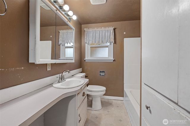 1808 S 14th Street, Mount Vernon, WA 98274