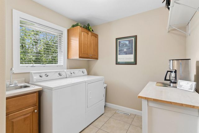 4116 Maryhill Drive, Cedar Falls, IA 50613