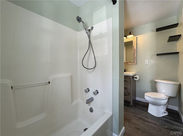 21990 Admirals, Le Ray, NY 13601