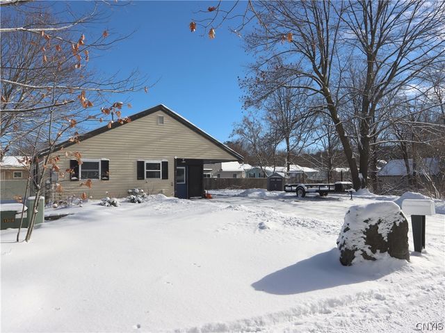 21990 Admirals, Le Ray, NY 13601