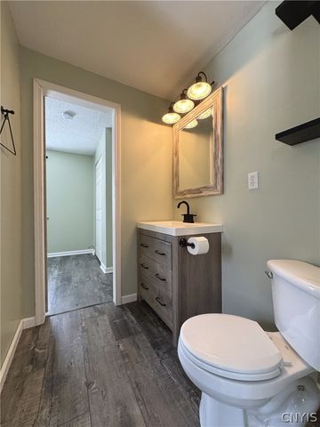 21990 Admirals, Le Ray, NY 13601