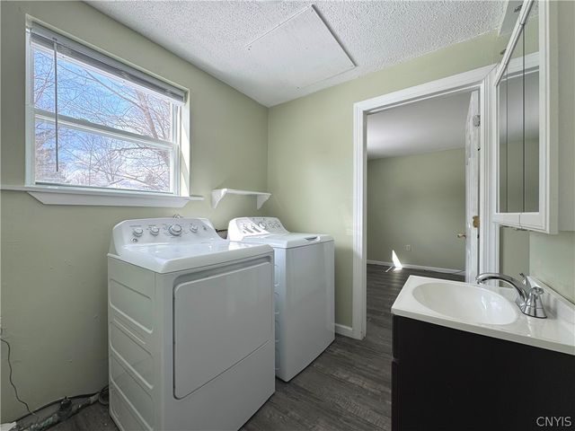 21990 Admirals, Le Ray, NY 13601