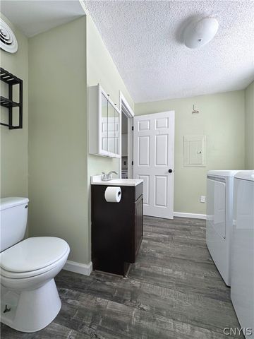 21990 Admirals, Le Ray, NY 13601