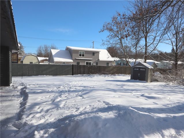 21990 Admirals, Le Ray, NY 13601