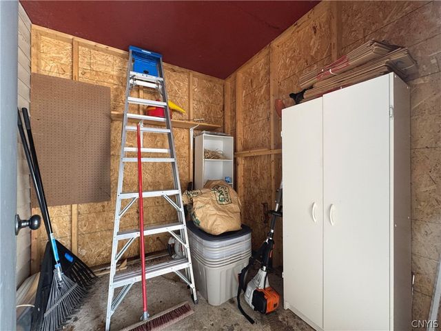 21990 Admirals, Le Ray, NY 13601