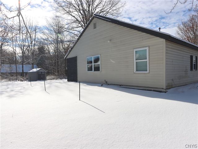21990 Admirals, Le Ray, NY 13601