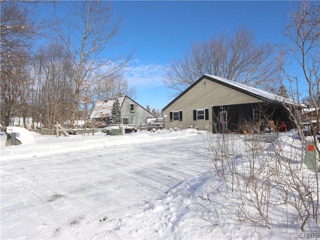 21990 Admirals, Le Ray, NY 13601