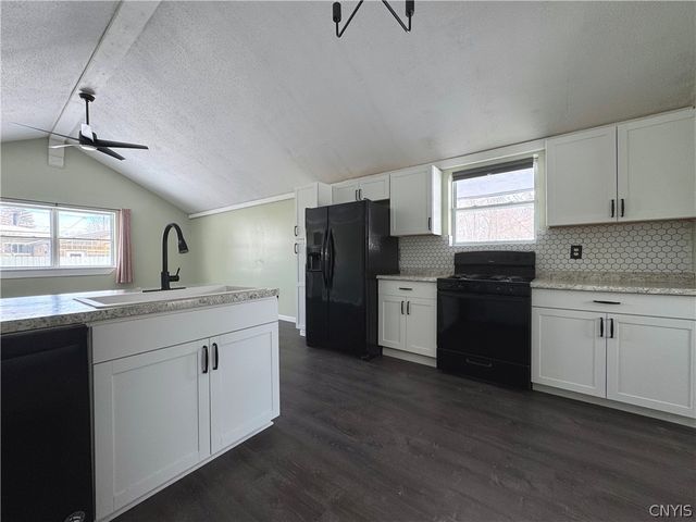 21990 Admirals, Le Ray, NY 13601