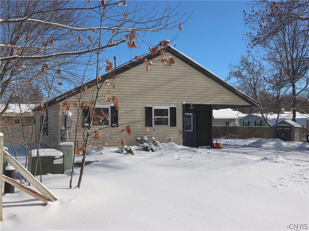 21990 Admirals, Le Ray, NY 13601