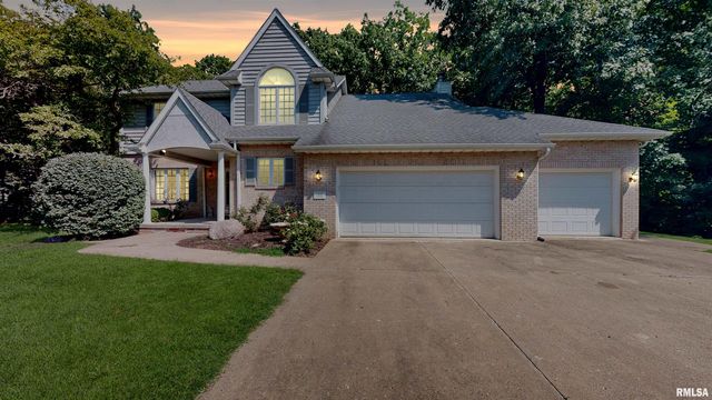 105 FLEUR DE LIS Court, East Peoria, IL 61611