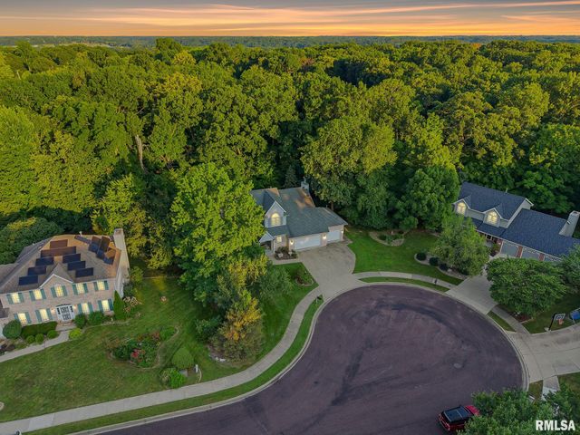105 FLEUR DE LIS Court, East Peoria, IL 61611