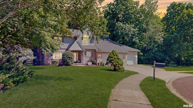 105 FLEUR DE LIS Court, East Peoria, IL 61611