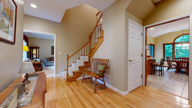 105 FLEUR DE LIS Court, East Peoria, IL 61611